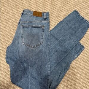 Madewell High-Rise Jeans in Medium Blue w